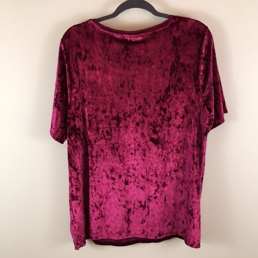 Evri Maroon Crushed Velvet Top Size 1X - Picture 5 of 6